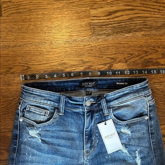 NWT Judy Blue Distressed Boyfriend Jeans medium wash size 27/5 - Picture 6 of 10